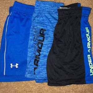 Under armour boys size 4/5 shorts
